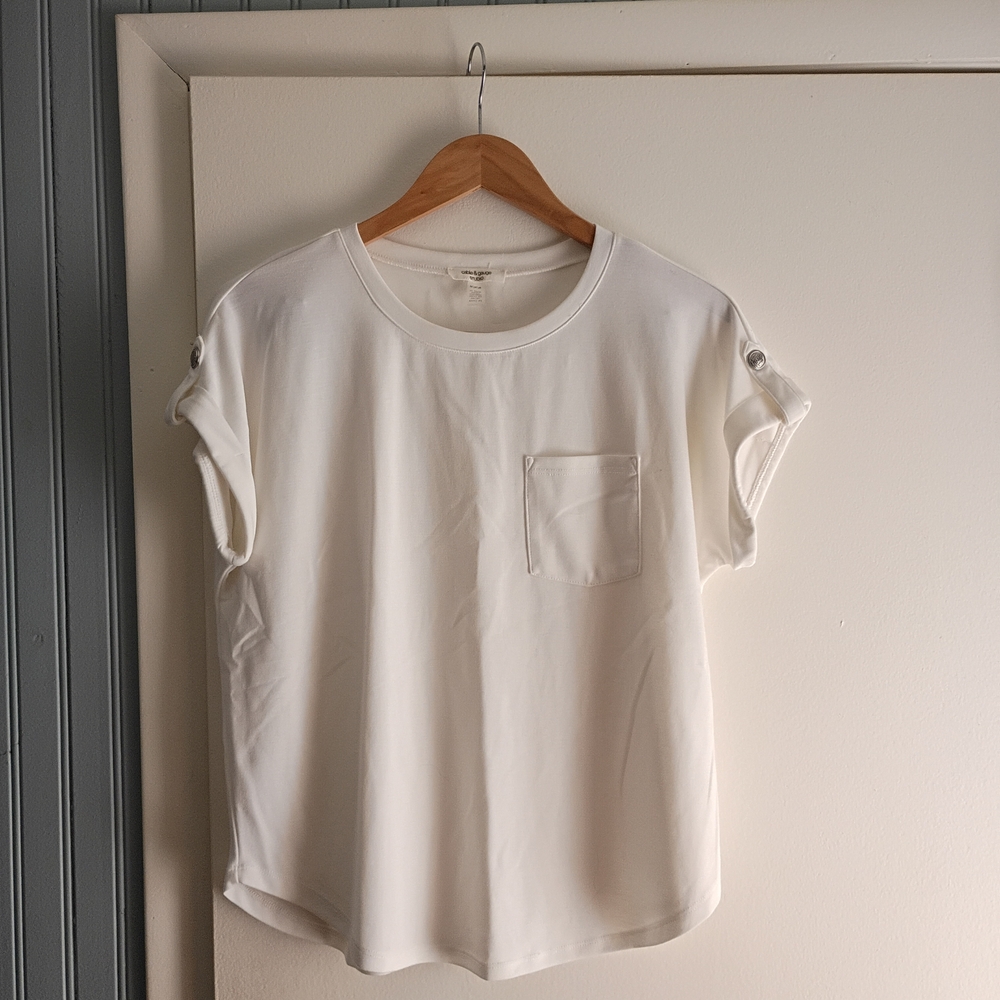 Cable & Gauge SUPER SOFT! White Short Sleeve Top with Pocket